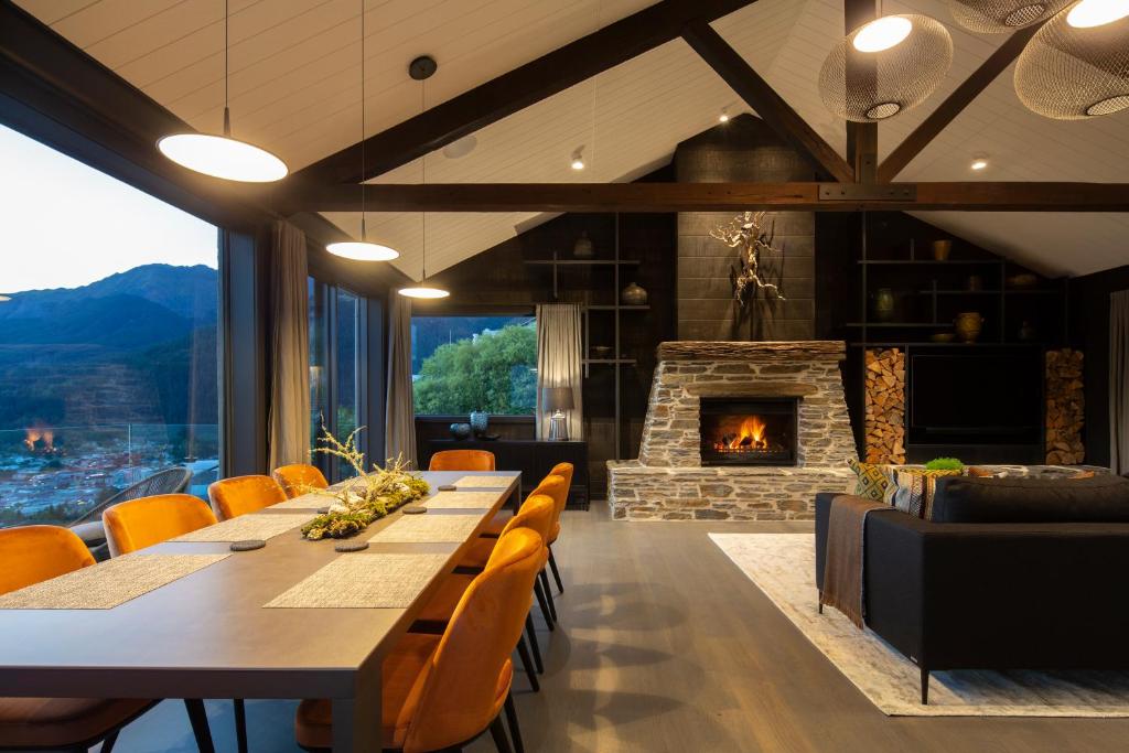 38 Edinburgh by MajorDomo, Queenstown