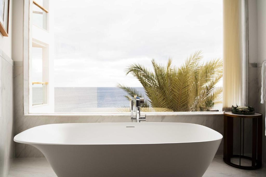 Hotel Fariones — Puerto del Carmen, Canary Islands