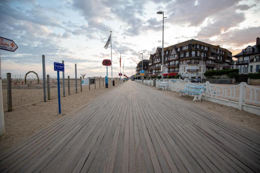 Trouville sur mer vue sur la Touque - 4