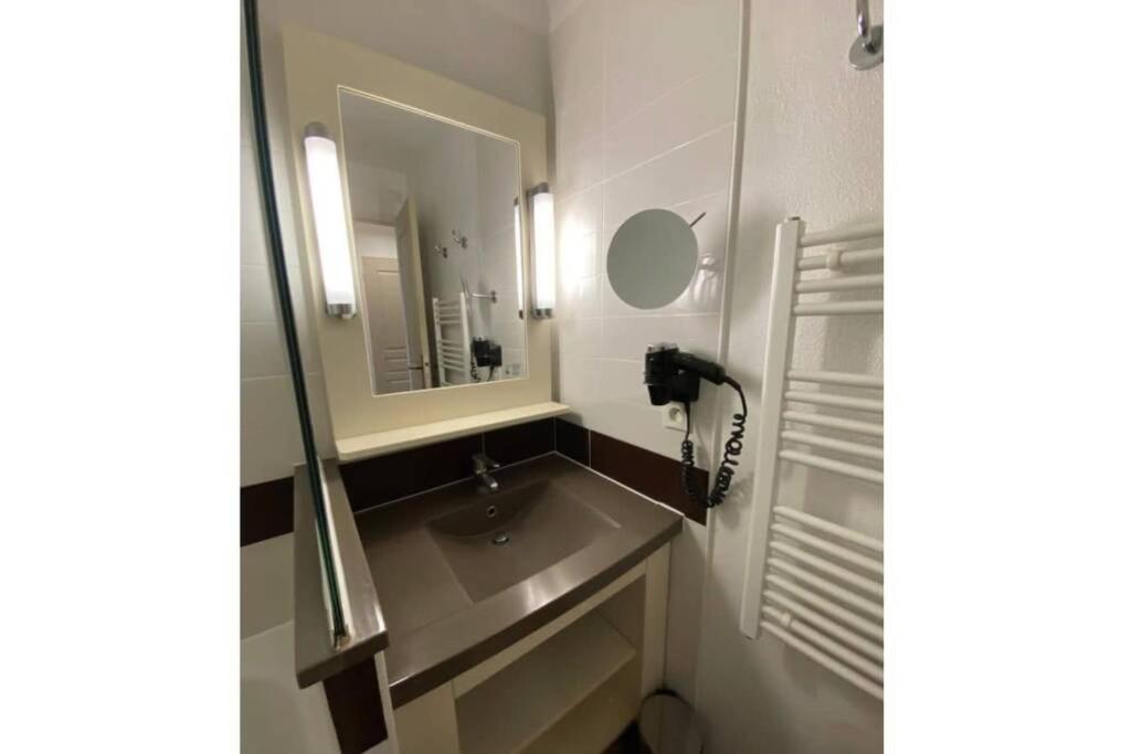 C021 Lumineux appartement avec Terrasse et Piscine - 3