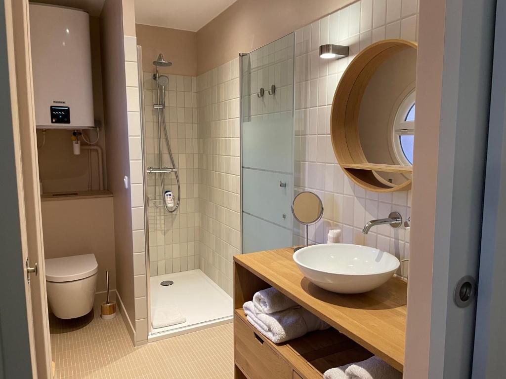 Vue sur rade appartement elegant vaste climatise etage eleve ascenseur proche parking et toutes comm photo