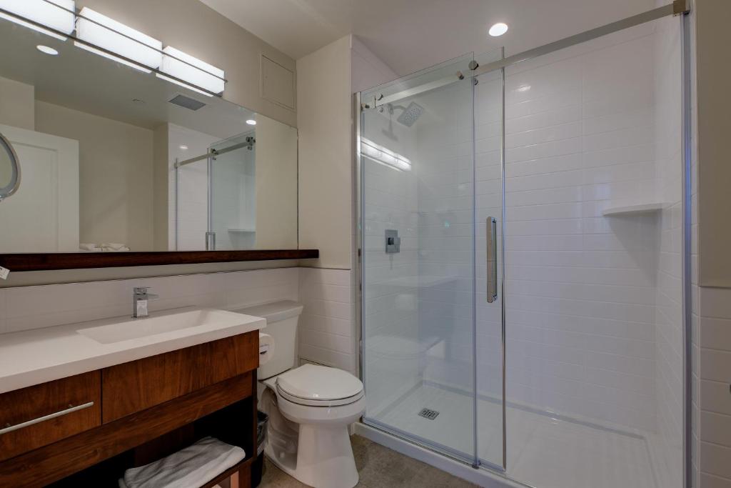 Strathcona Hotel photo
