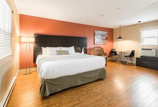 Parlee Beach Motel photo