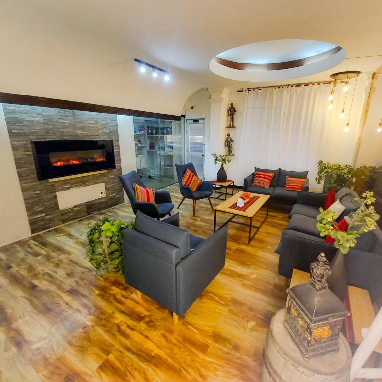 萨迦纳迦酒店 (Hotel Sagarnaga)