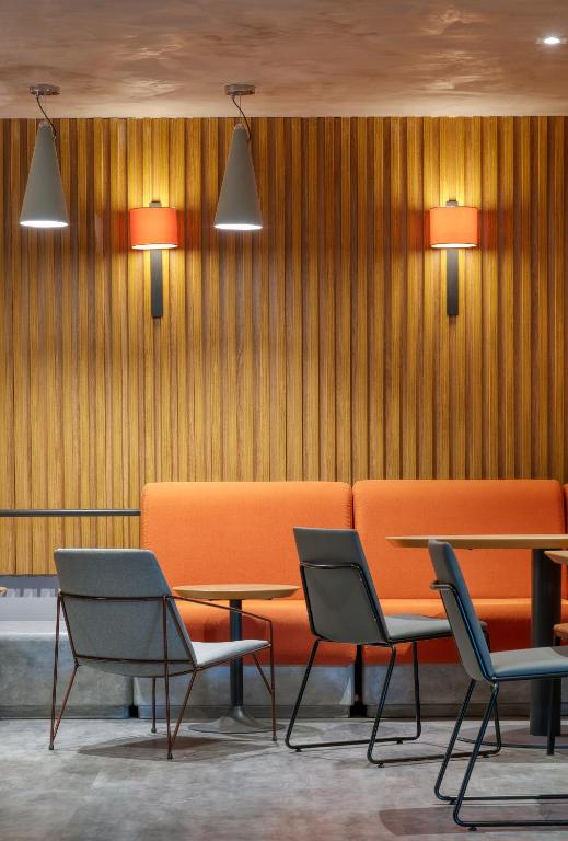 フロント・ロビー