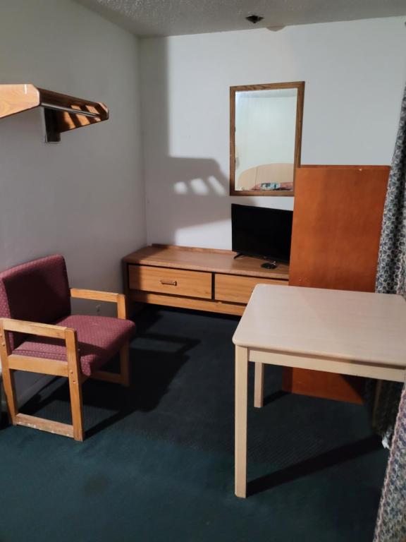 Relax Inn Ranger photo