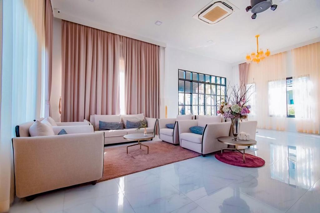 Lobby, Phuengluang Riverside Hotel in Chanthaburi