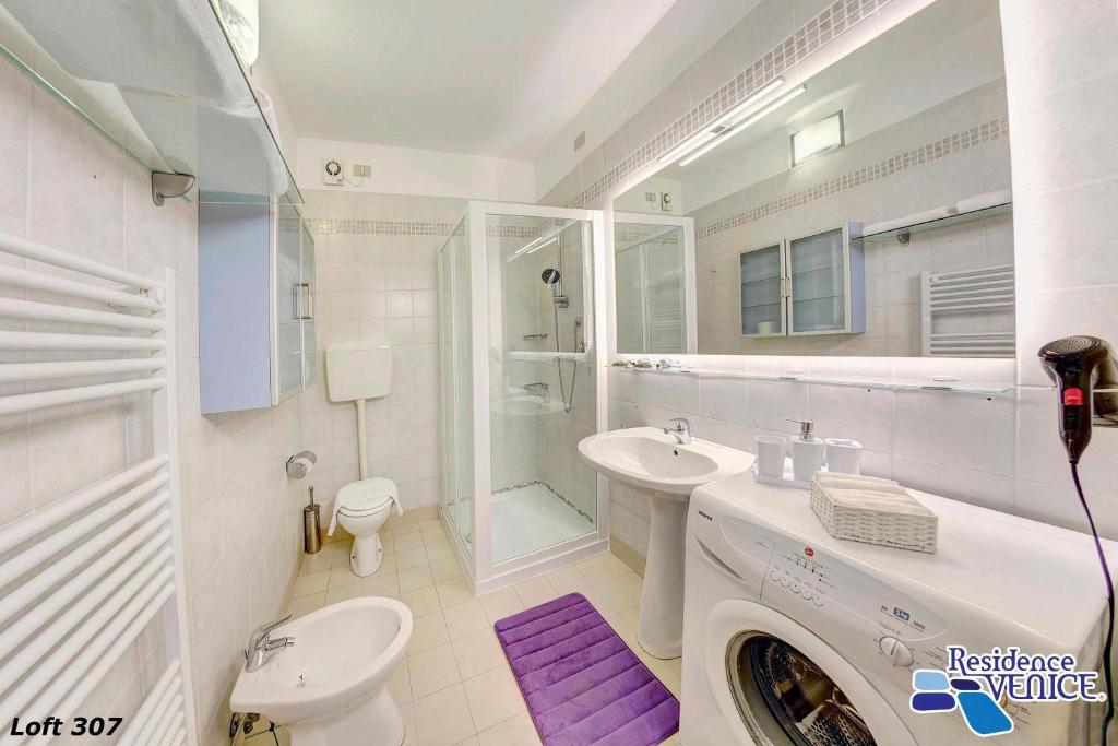 Venice Aparthotel photo