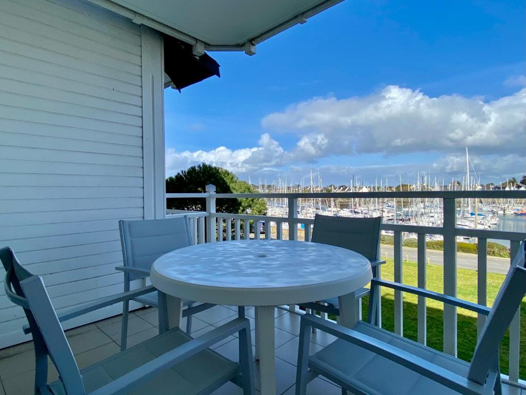 REF 060 Appartement pour quatre personnes résidence avec piscine vue Port Crouesty ARZON - 4