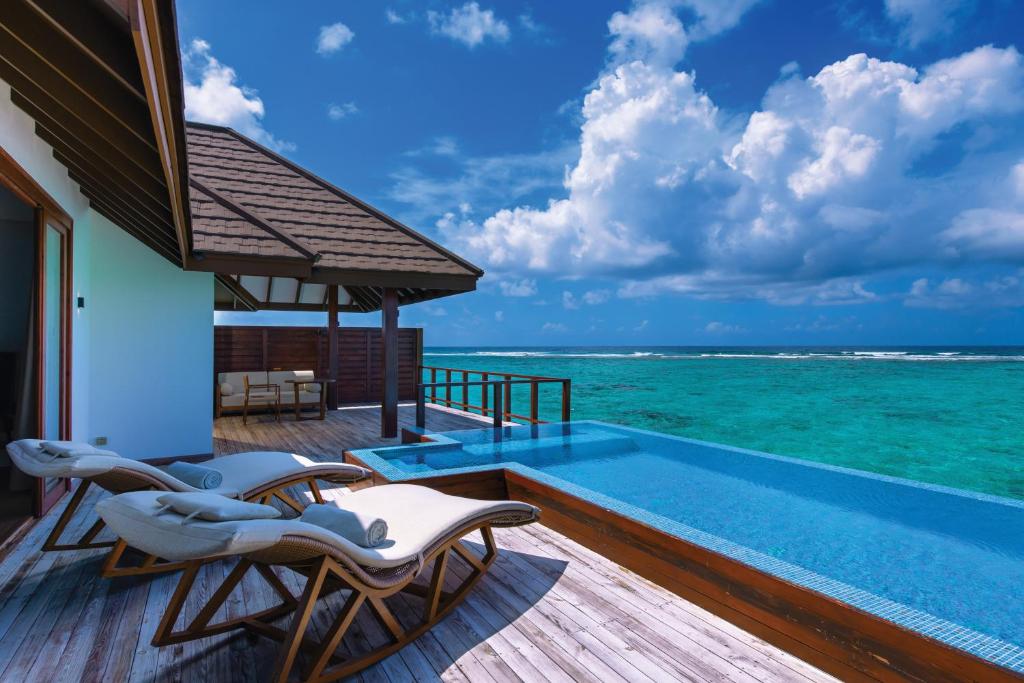 VARU by Atmosphere - Premium All Inclusive with Free Transfers — Swimming pool in Kaafu Atoll, Kaafu