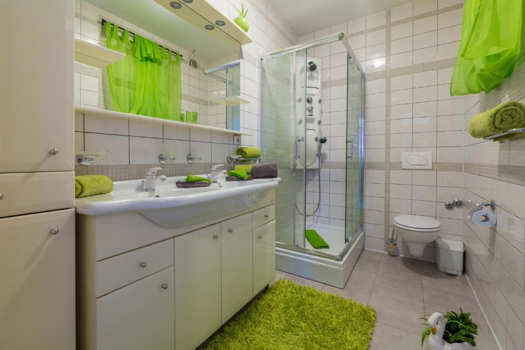 EMI. photo