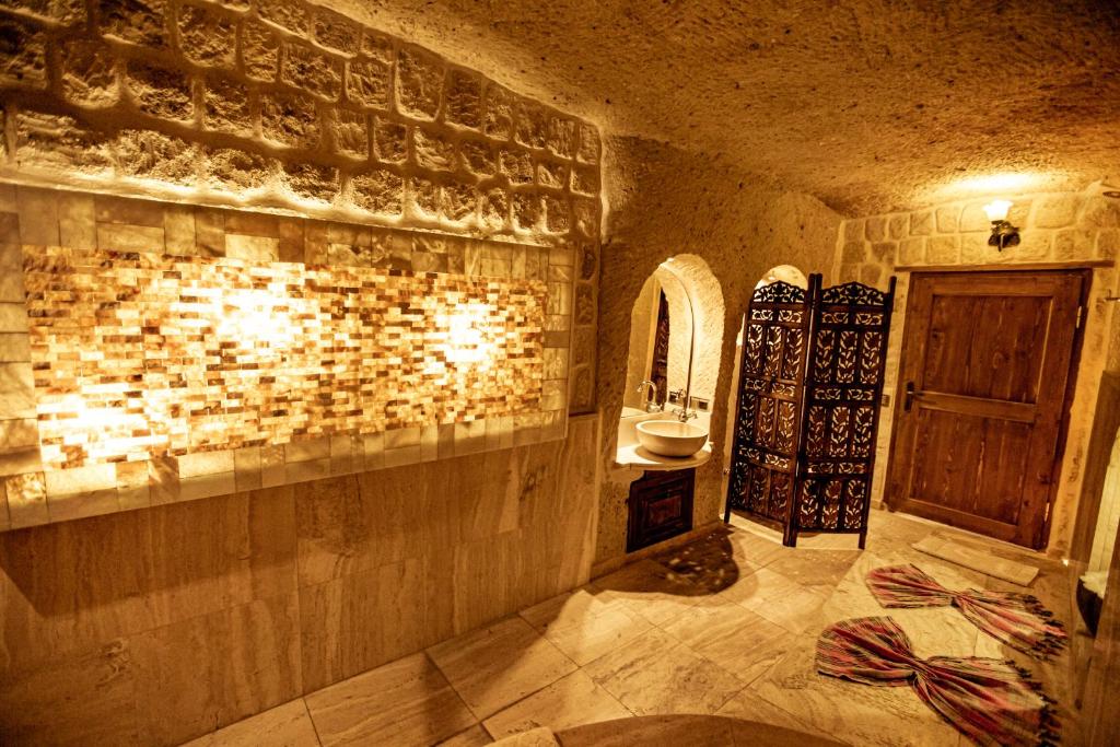 Oread Cave Suites photo
