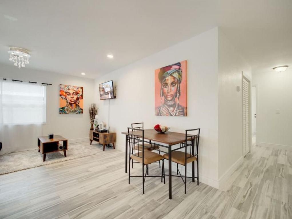 Modern Bayshore Home 46 photo