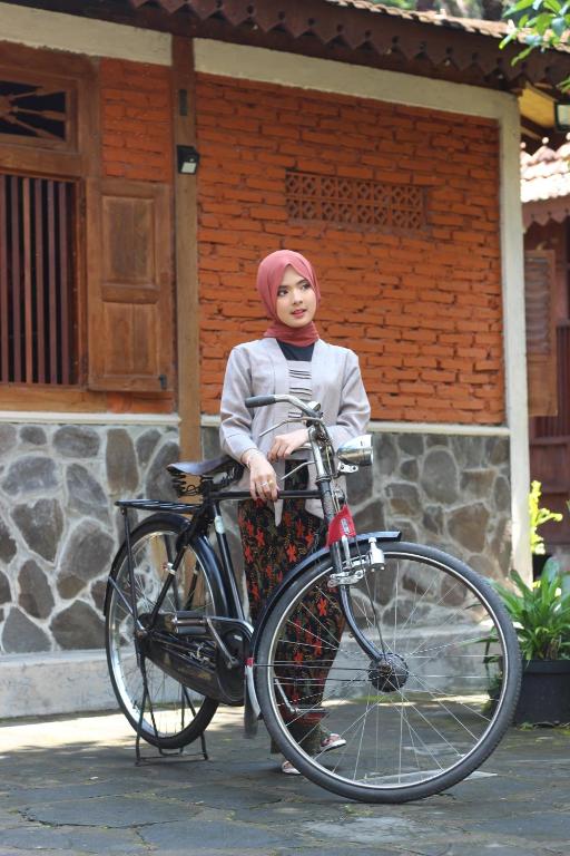Cokro Hinggil - Traditional View photo