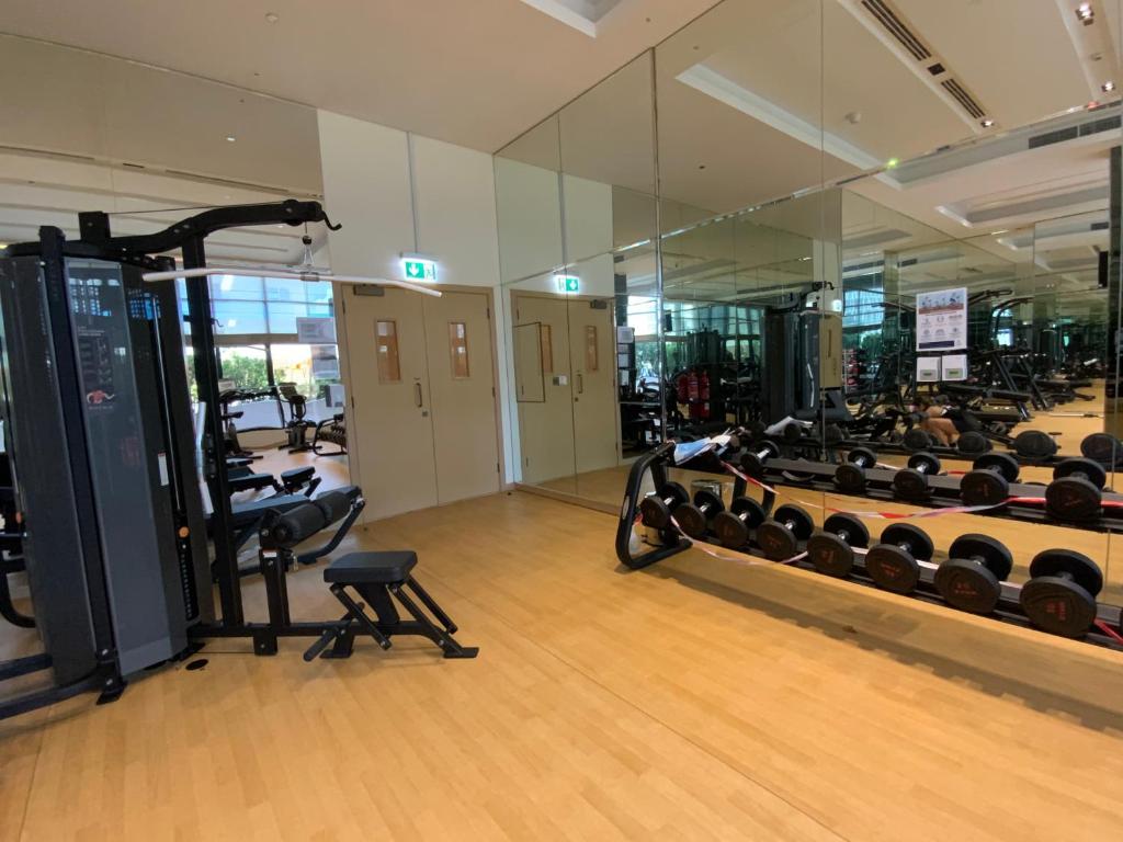 RH- Modern Comfort, bright 1BR near Dubai Mall, City Views photo