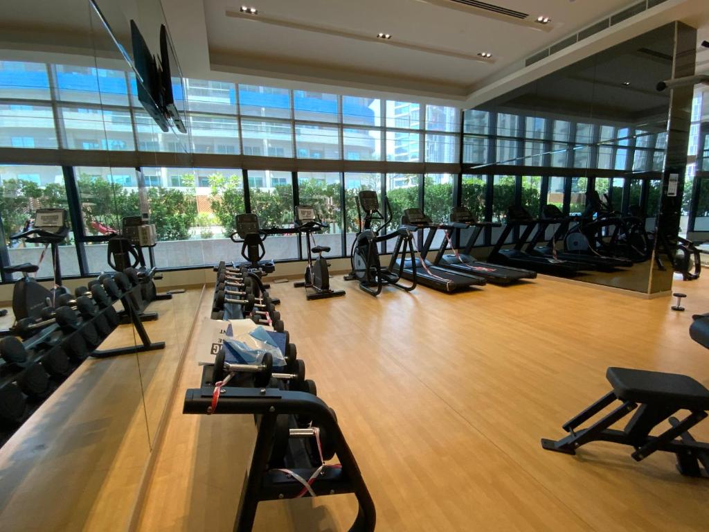RH- Modern Comfort, bright 1BR near Dubai Mall, City Views photo