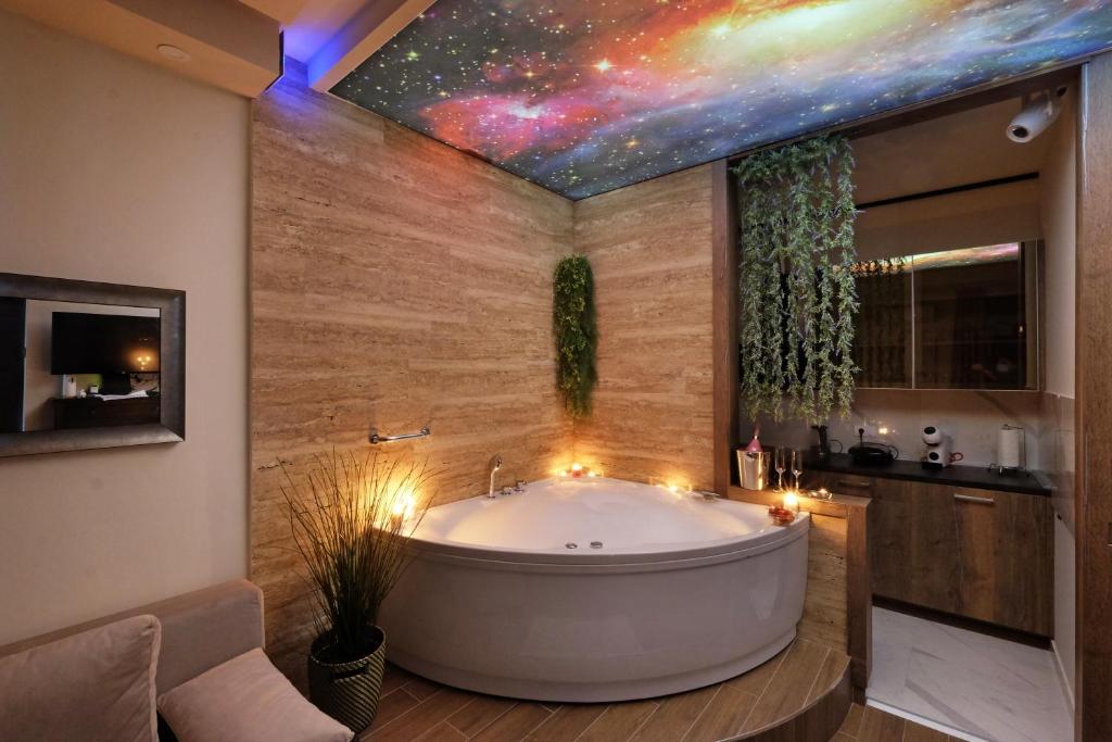 Central SPA Galaxy Apartment - 4