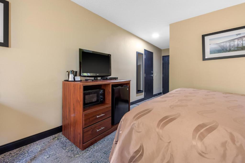 Quality Inn Morgantown Photo 41