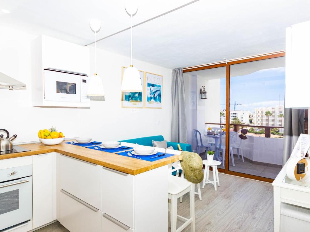 Navy style friendly Holiday Home - 3