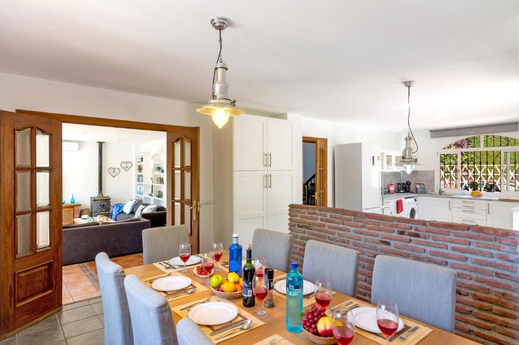 Villa Alegría - Option of Heated Pool - Sleeps 8 - 5