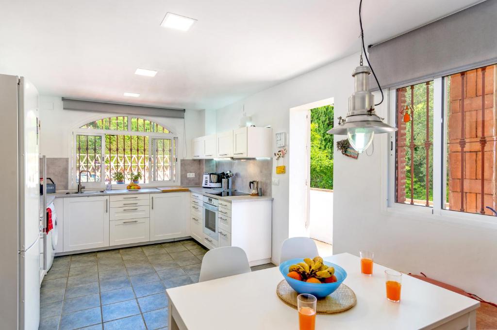 Villa Alegría - Option of Heated Pool - Sleeps 8 - 3
