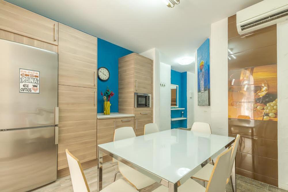 Beautiful flat with balcony and wifi in Málaga Center - 2