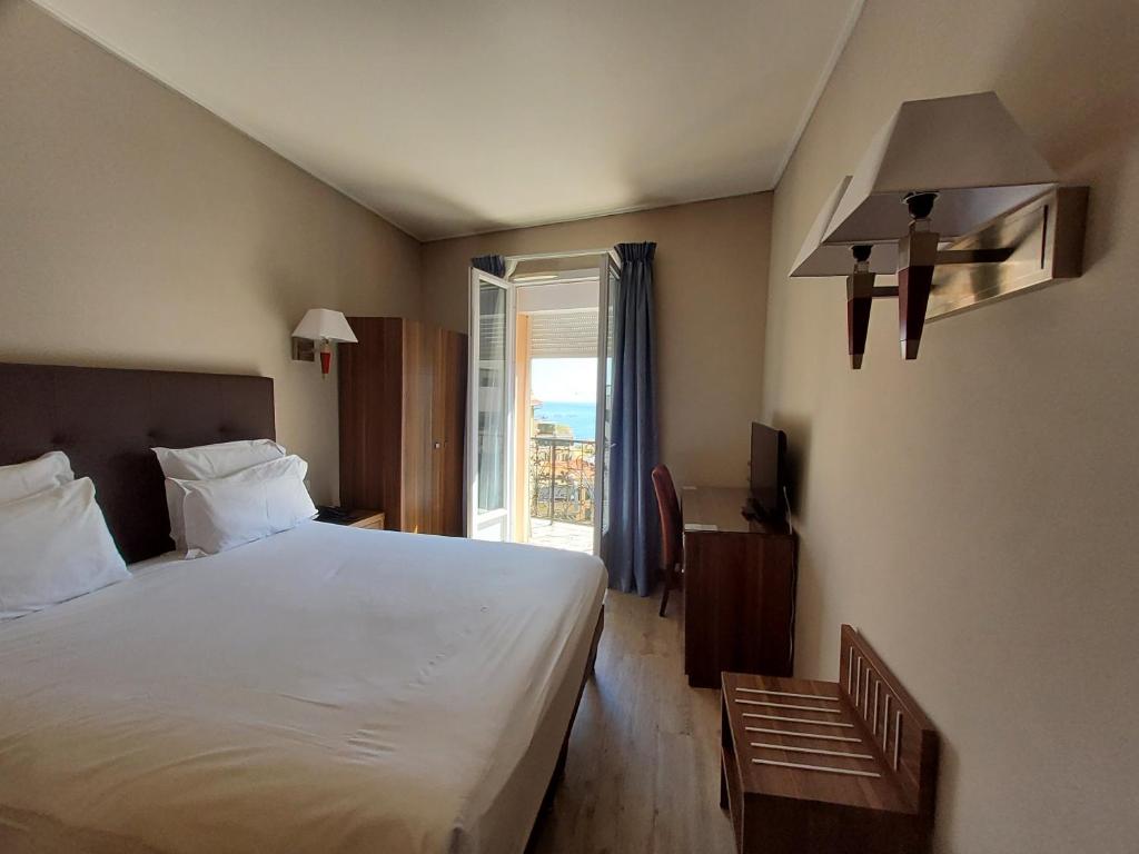 Hotel Capitole - 3