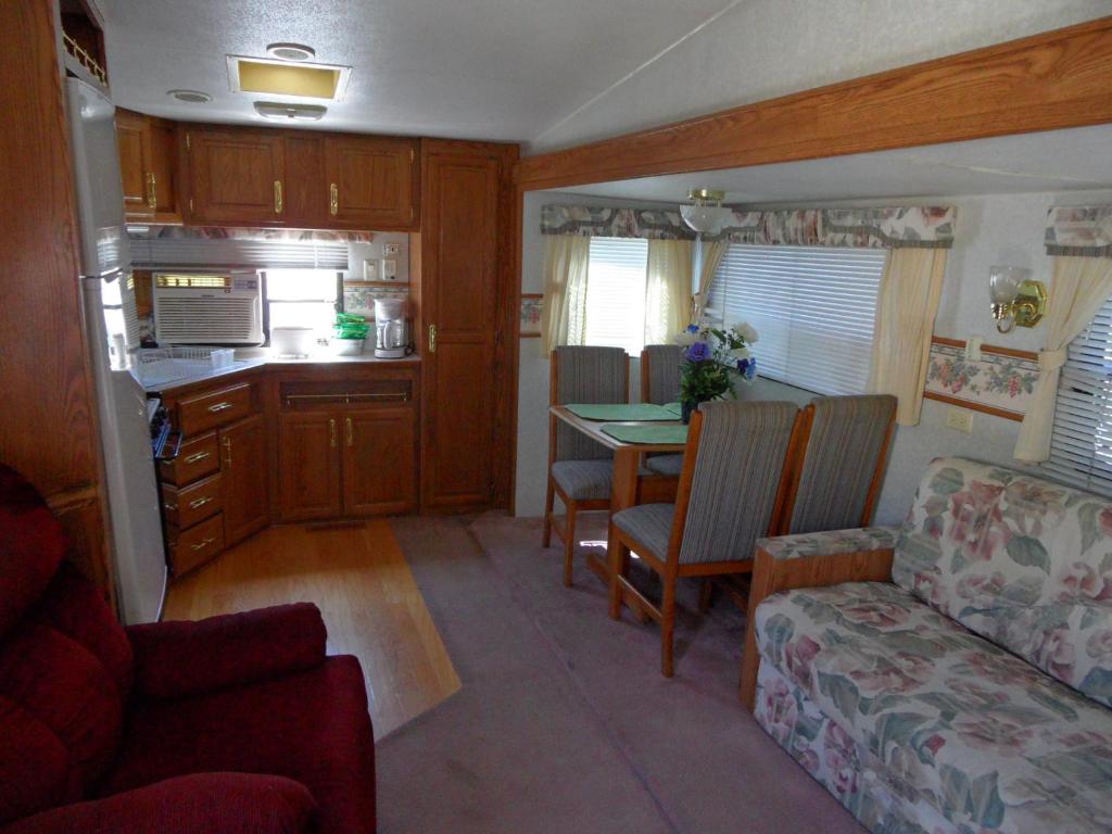 Pahrump RV Park &amp; Lodging — Hotel in Pahrump (NV)