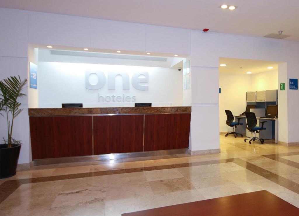 フロント・ロビー