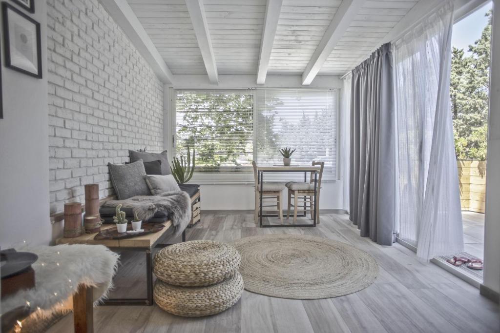 Little Suite - 2