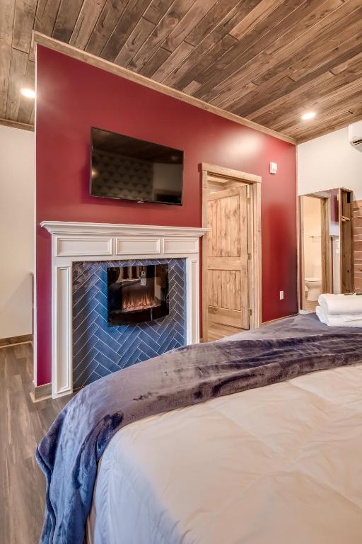 King Suites, Upscale Boutique Hotel photo