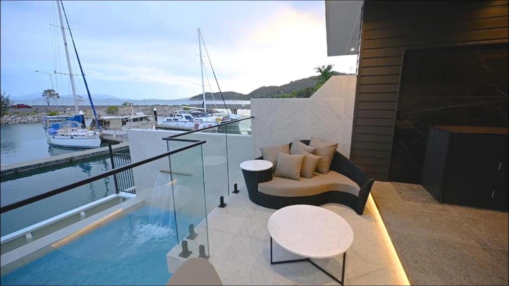 Dacha on Maggie No#1 OPULENT AND LUXURIOUS, Nelly Bay