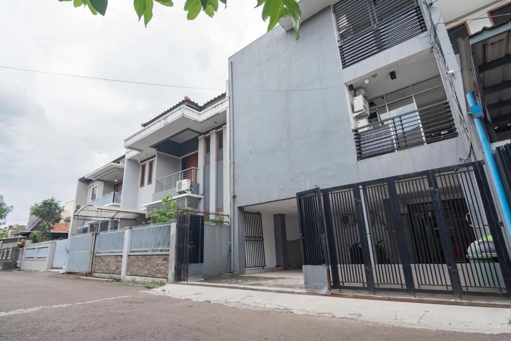 RedDoorz Syariah near Regol Park Bandung