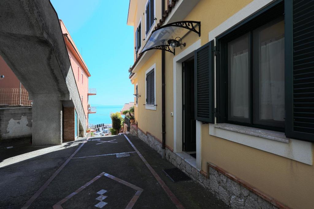GuestHost - Accogliente Appartamento vicino al Centro Storico con Posto Auto - 1