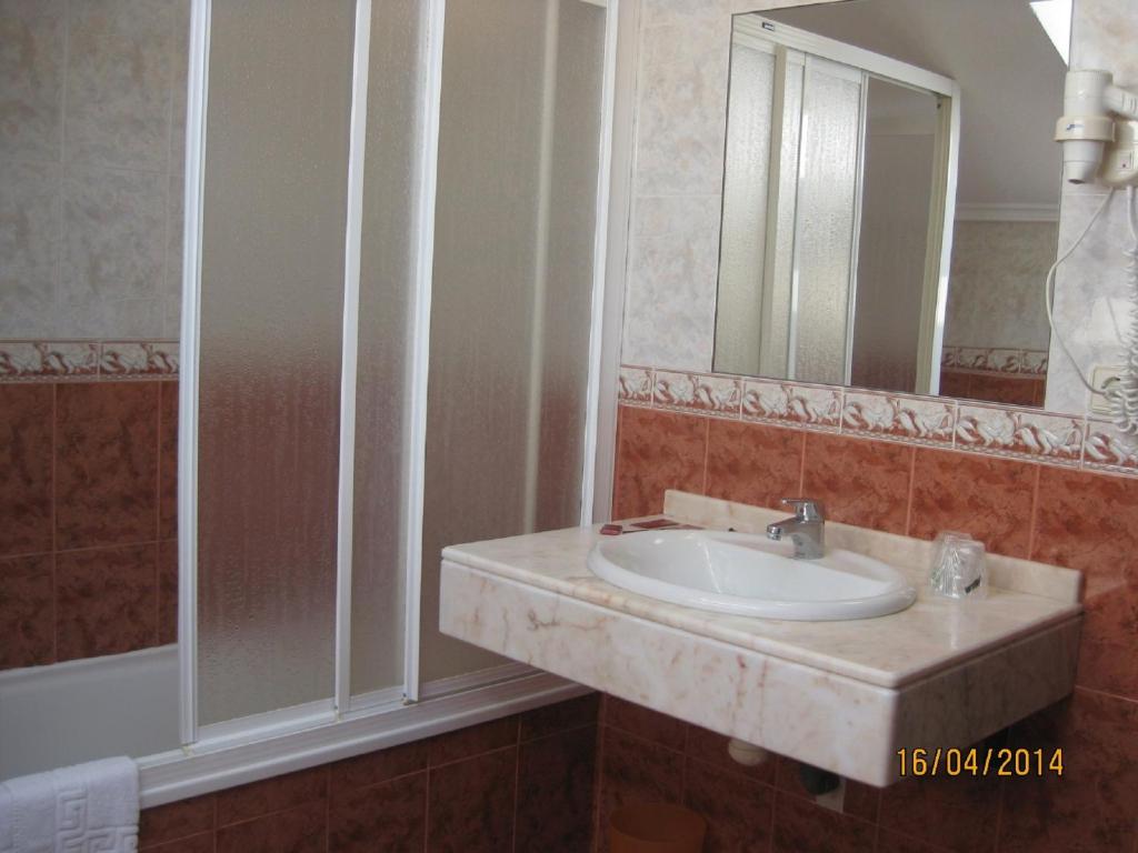 Hotel Rural Entremontes photo