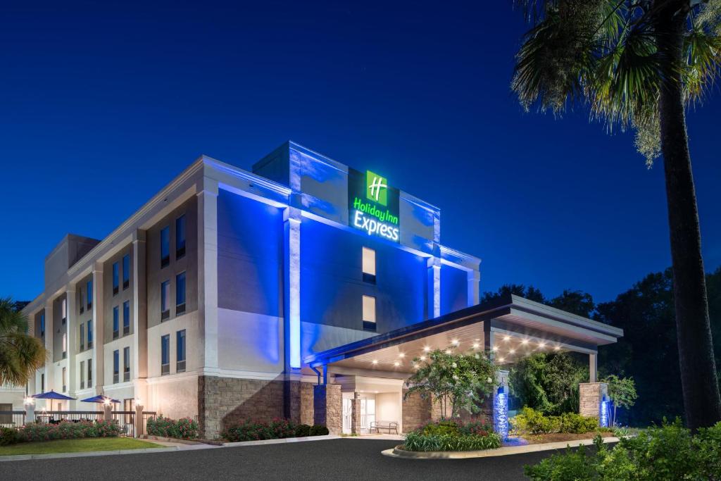 Holiday Inn Express Statesboro photo