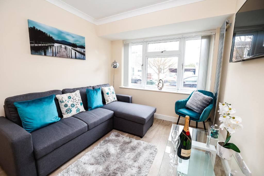 Central Windsor Stunning 4 Bedroom Spacious Modern House, Windsor
