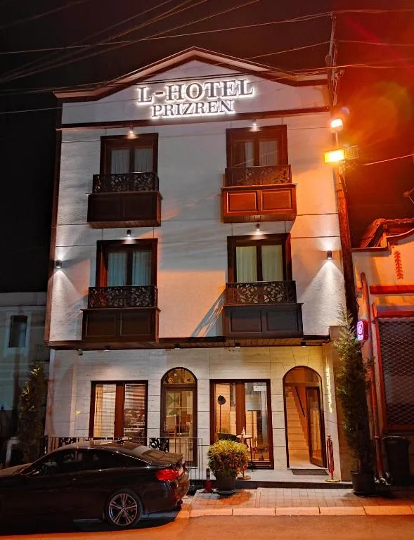 L'Hotelpz, hotel en Prizren