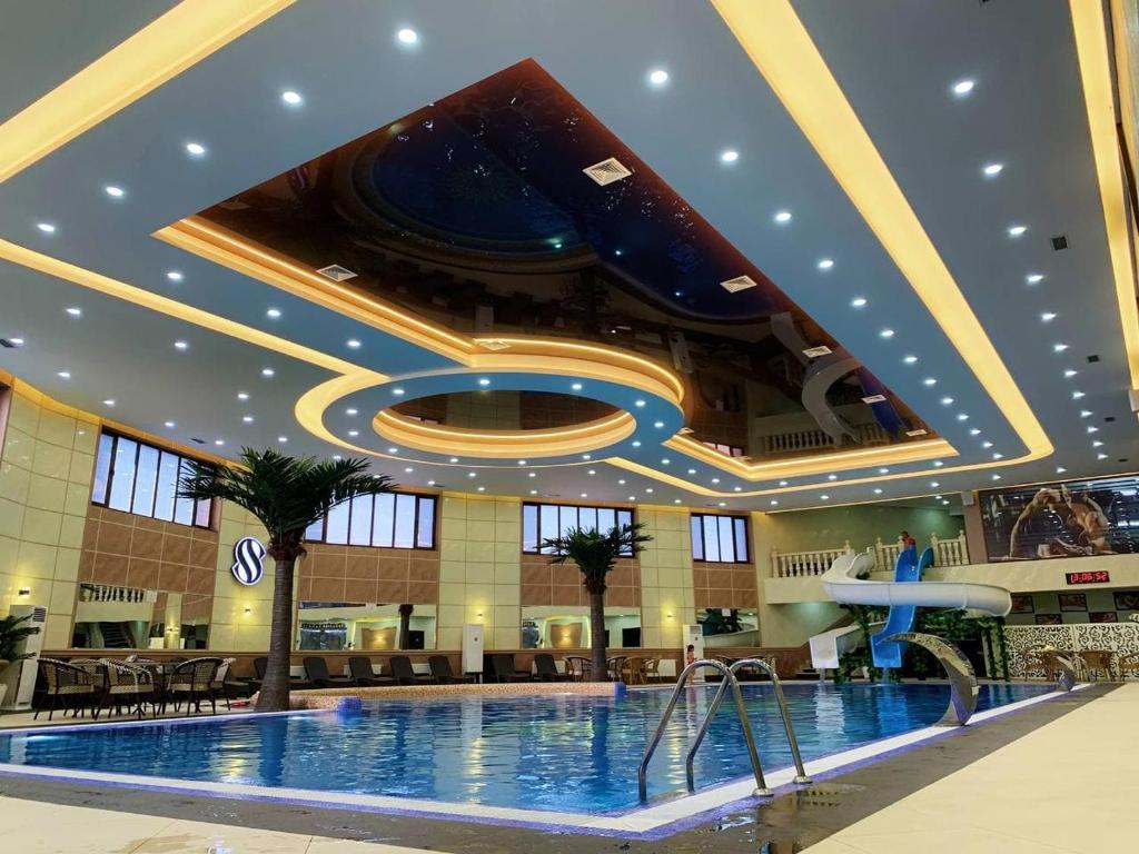 Great swimming pool