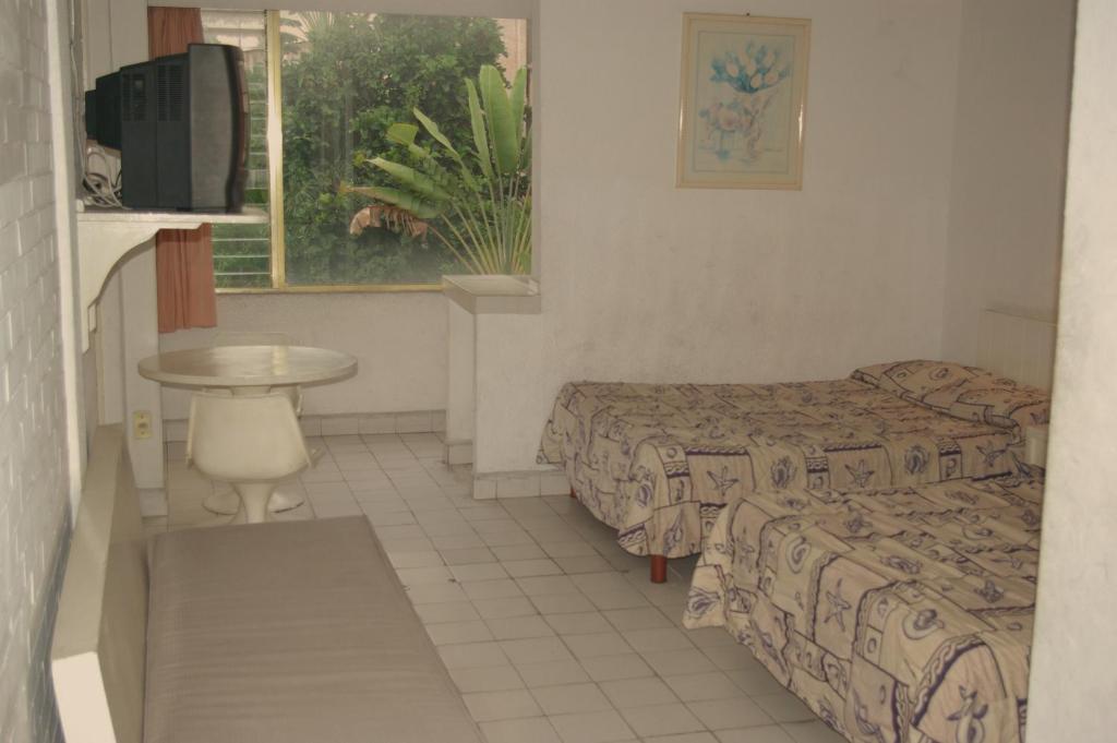 Hotel Delfines Acapulco by NG Hoteles photo
