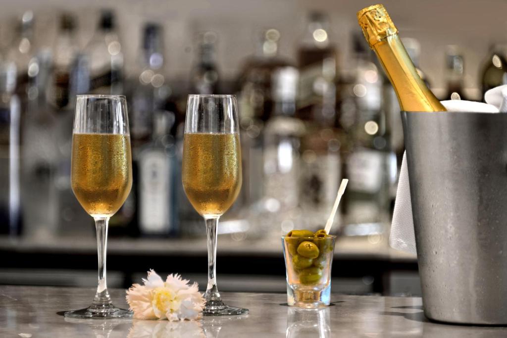 Alimentos e Bebidas