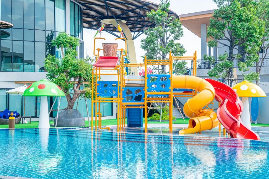 スイミングプール