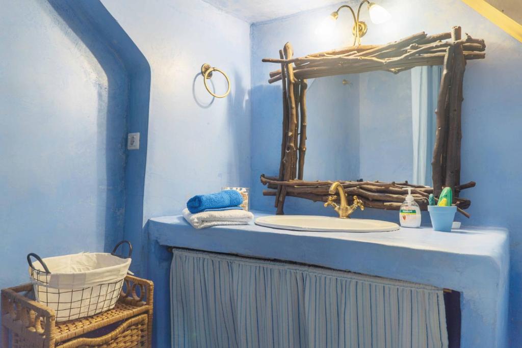 Vintage, Cozy Flat in Fallika, Andros Island photo