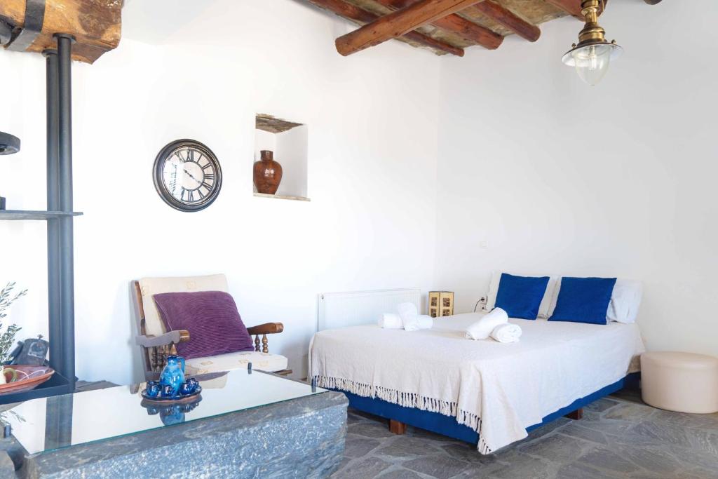 Vintage, Cozy Flat in Fallika, Andros Island photo