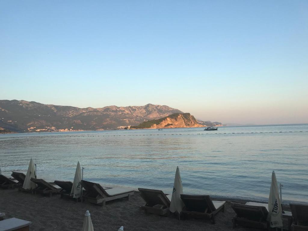 Panoramic sea view 3-bedroom apartment 50 m from the sea - 4