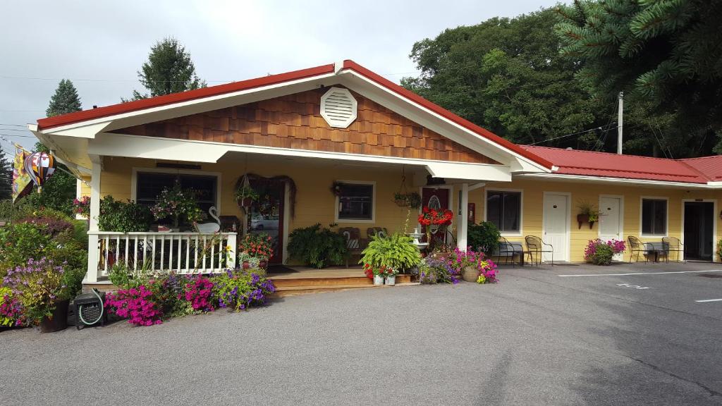 The Garrett Inn 정원 또는 공용 공간 사진