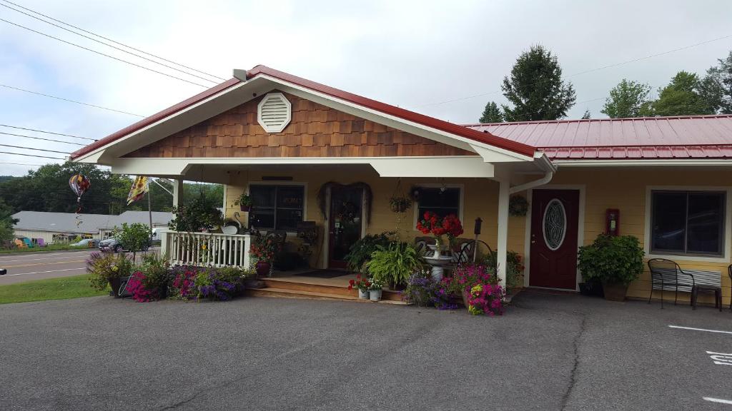 The Garrett Inn 객실 내부 사진