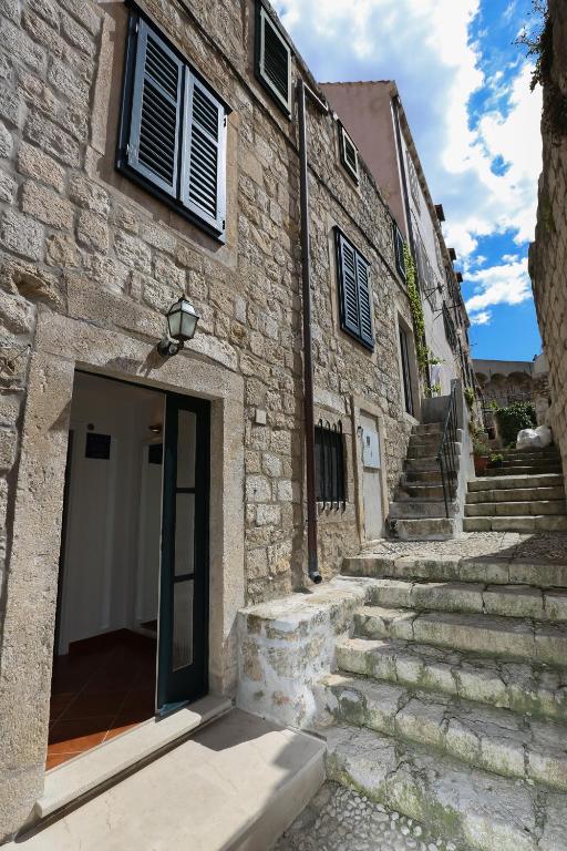Apartments Nivic photo