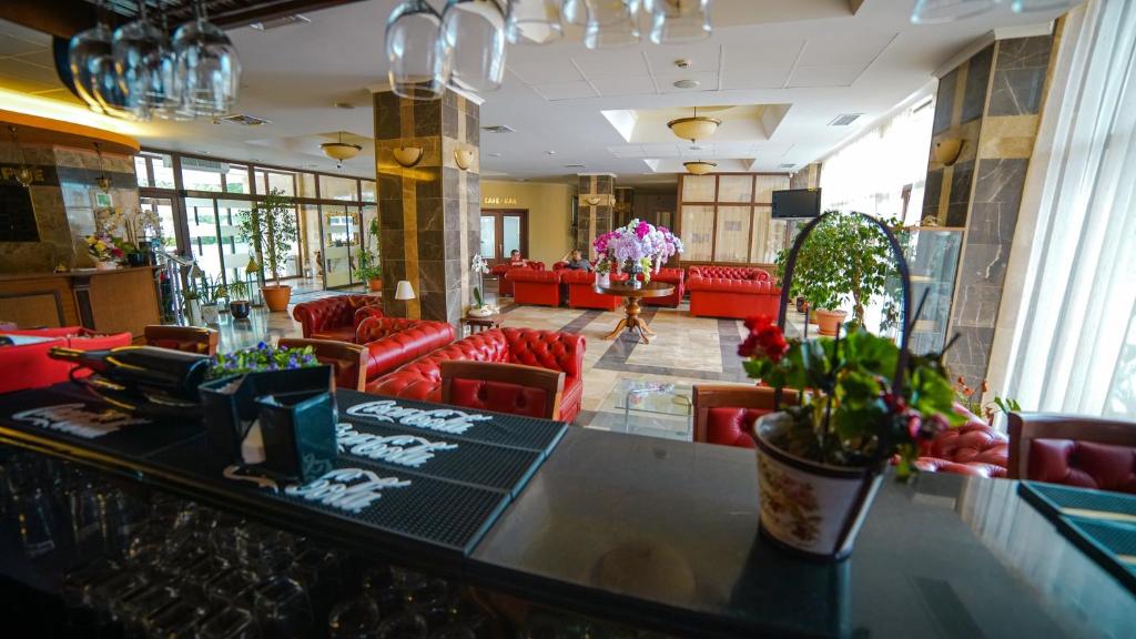 Hotel Saturn photo