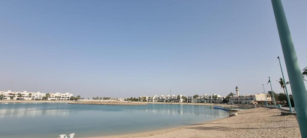 شاطي الحالمه درة العروس ذهبان photo